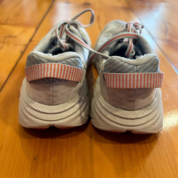 Hoka Rincon 2 - Women’s size 7 - Picture 4 of 6